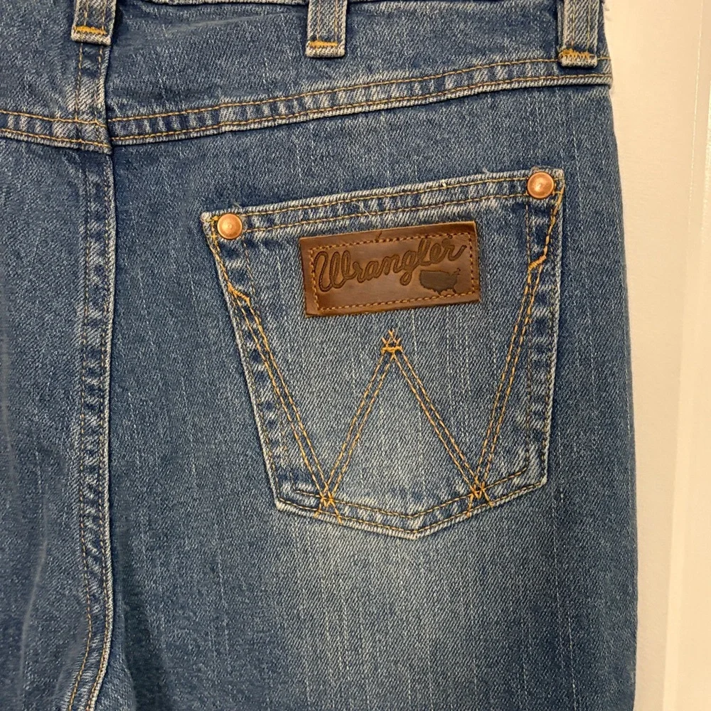 Straight Leg Wrangler Rooted Collection Jeans - Picture 3 of 8